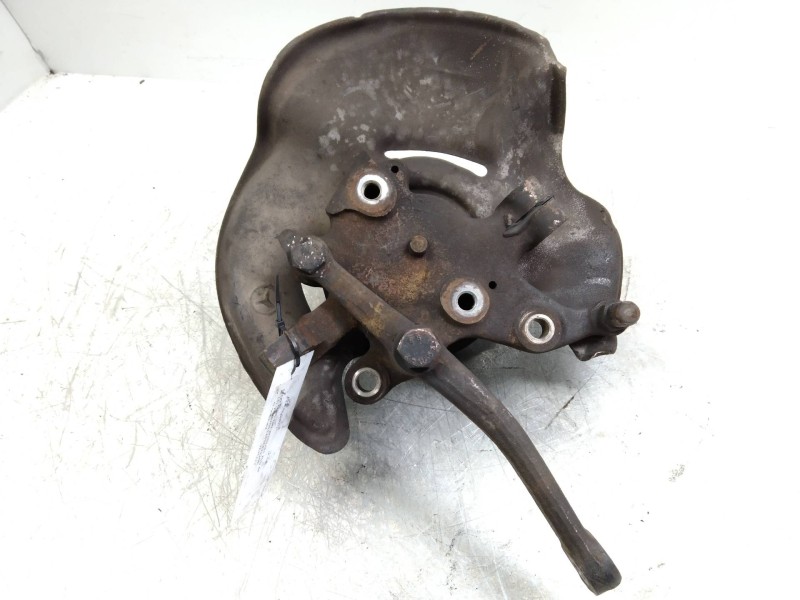 Recambio de mangueta delantera izquierda para mercedes clase c (w201) berlina 2.5 d 190 (201.126) referencia OEM IAM   