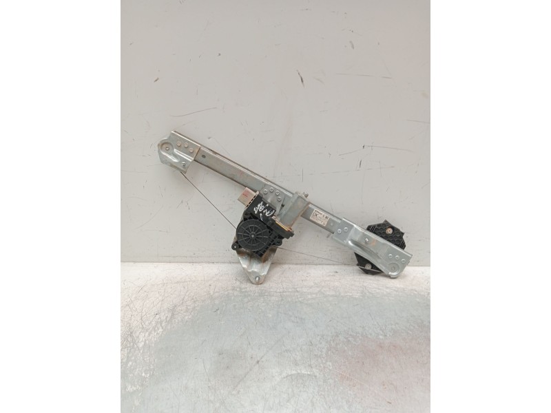 Recambio de elevalunas delantero izquierdo para dacia sandero referencia OEM IAM 807211440r  