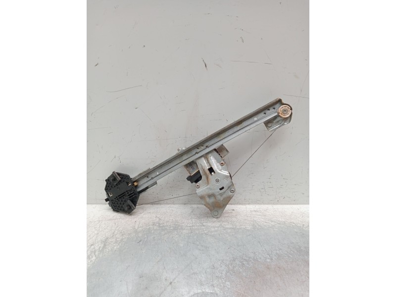 Recambio de elevalunas delantero izquierdo para dacia sandero referencia OEM IAM 807211440r  