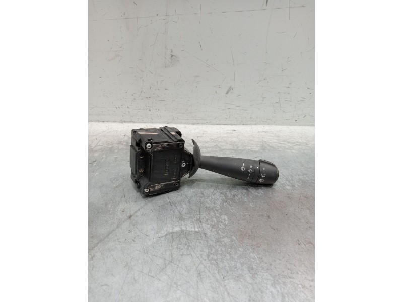 Recambio de mando limpia para dacia sandero referencia OEM IAM e10645650  