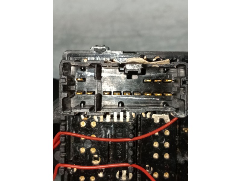 Recambio de mando limpia para dacia sandero referencia OEM IAM e10645650  