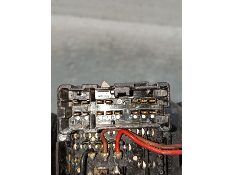 Recambio de mando luces para dacia sandero referencia OEM IAM e10657780  