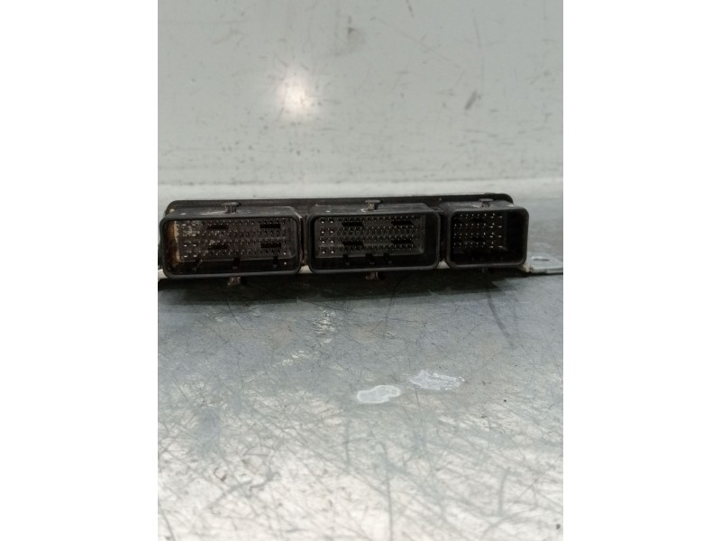 Recambio de centralita motor uce para dacia sandero referencia OEM IAM a3c0422630001 237105098s 