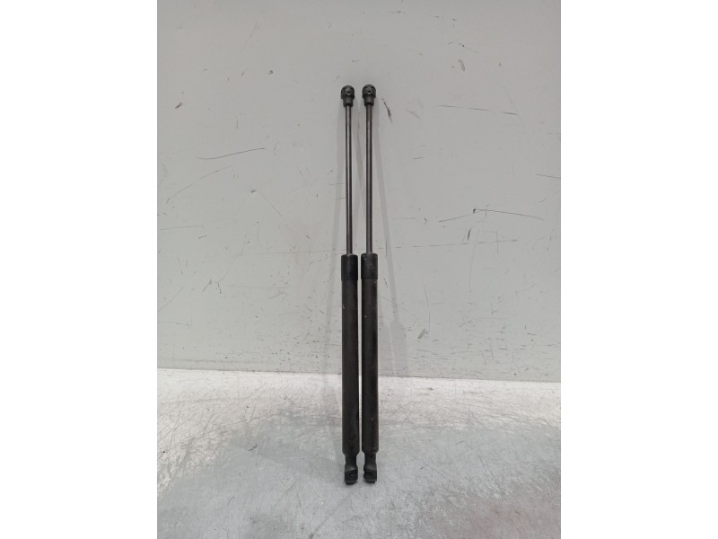 Recambio de amortiguadores maletero / porton para dacia sandero referencia OEM IAM 904529943r 7000210536c0 