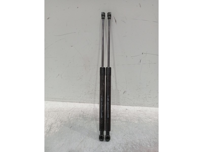 Recambio de amortiguadores maletero / porton para dacia sandero referencia OEM IAM 904529943r 7000210536c0 