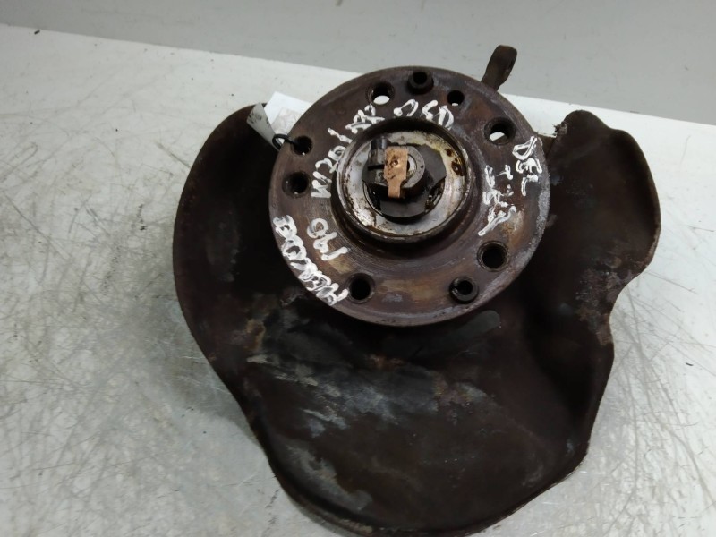 Recambio de mangueta delantera izquierda para mercedes clase c (w201) berlina 2.5 d 190 (201.126) referencia OEM IAM   