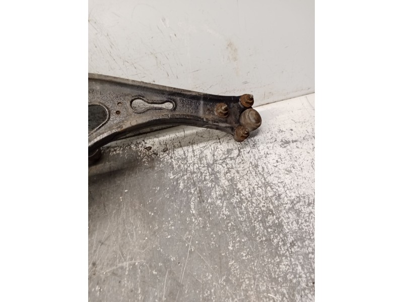 Recambio de brazo suspension inferior delantero izquierdo para seat leon (1p1) 2.0 tdi 16v referencia OEM IAM 1K0407153  