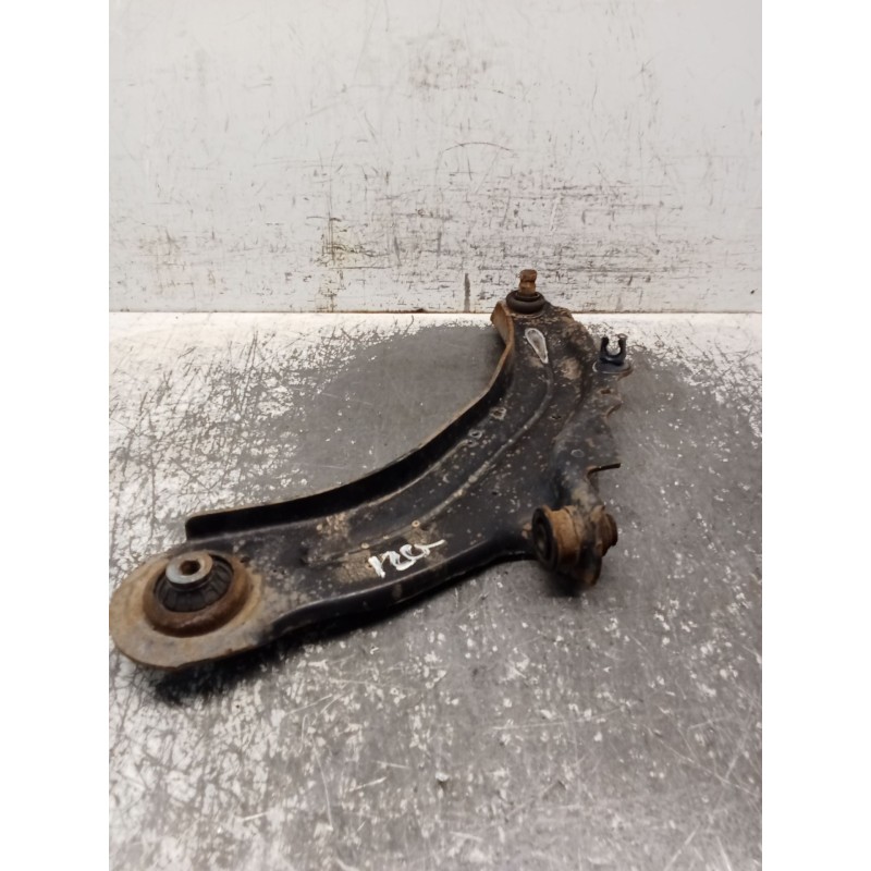 Recambio de brazo suspension inferior delantero izquierdo para renault megane ii station wagon (km0/1_) 1.6 referencia OEM IAM  