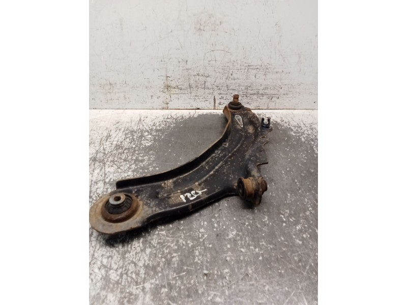 Recambio de brazo suspension inferior delantero izquierdo para renault megane ii station wagon (km0/1_) 1.6 referencia OEM IAM  