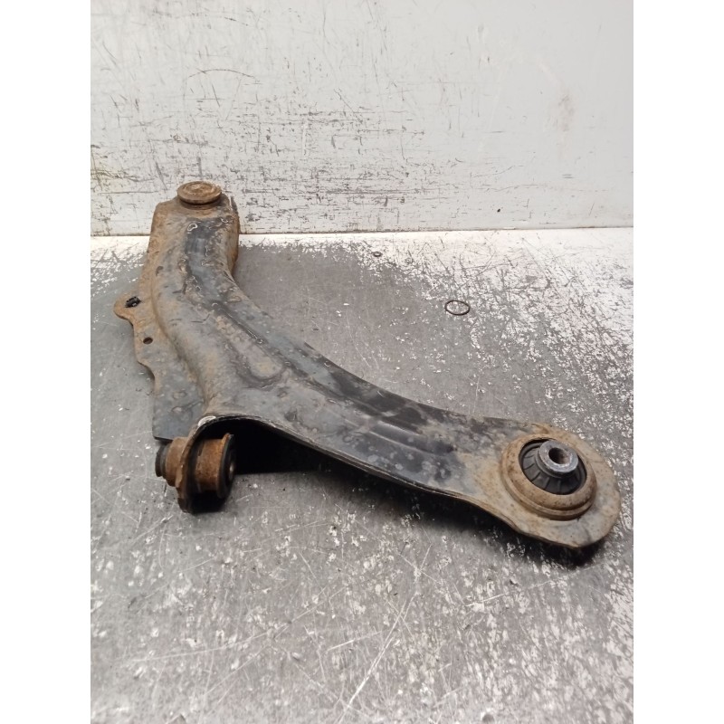 Recambio de brazo suspension inferior delantero izquierdo para renault megane ii station wagon (km0/1_) 1.6 referencia OEM IAM  