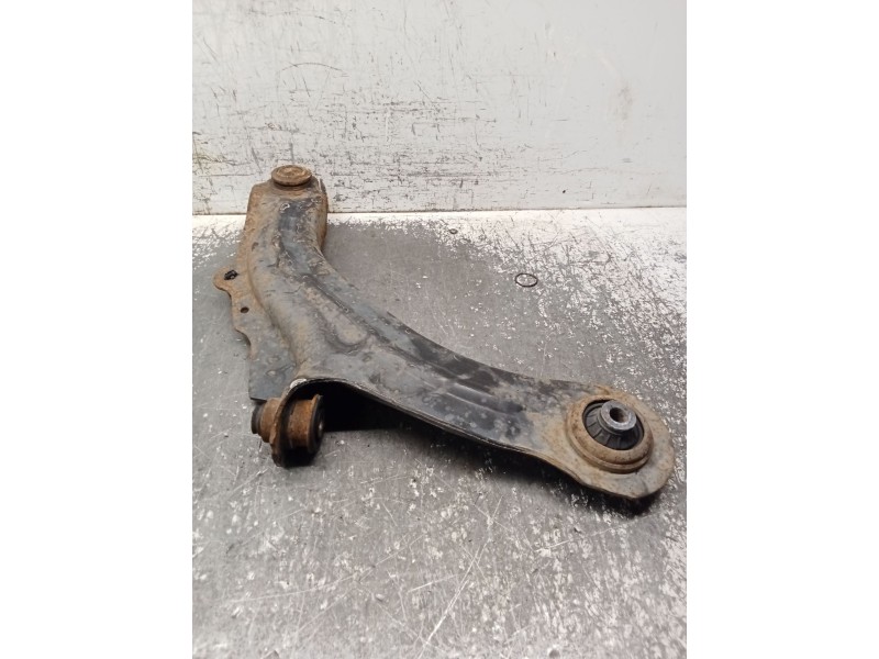 Recambio de brazo suspension inferior delantero izquierdo para renault megane ii station wagon (km0/1_) 1.6 referencia OEM IAM  