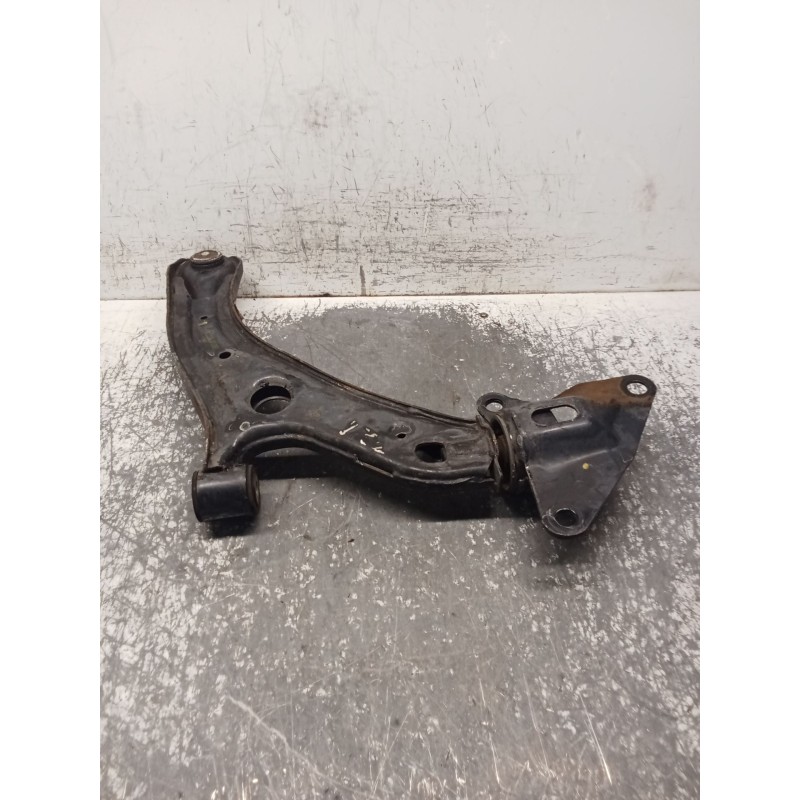 Recambio de brazo suspension inferior delantero izquierdo para honda jazz iii (ge_, gg_, gp_, za_) 1.4 referencia OEM IAM   