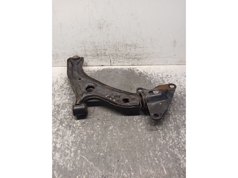 Recambio de brazo suspension inferior delantero izquierdo para honda jazz iii (ge_, gg_, gp_, za_) 1.4 referencia OEM IAM   