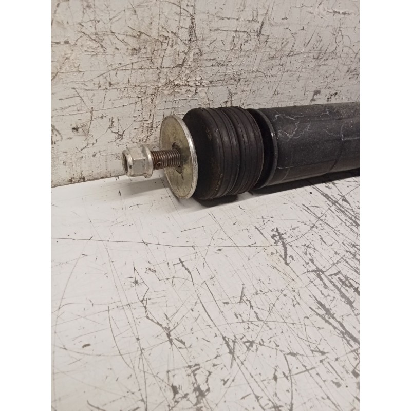 Recambio de amortiguador trasero derecho para honda jazz iii (ge_, gg_, gp_, za_) 1.4 referencia OEM IAM 52610TF0G120M1  