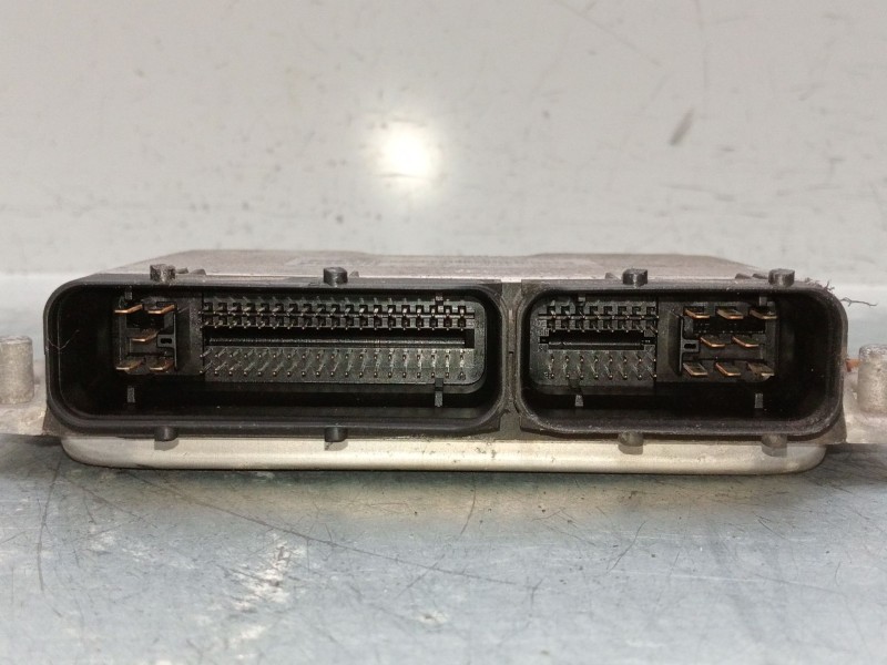 Recambio de centralita motor uce para volkswagen polo (6n2) 1.9 sdi referencia OEM IAM 0281010377  038906012CT