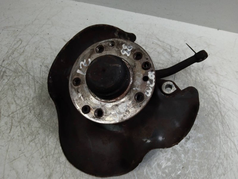 Recambio de mangueta delantera izquierda para mercedes clase c (w201) berlina 2.5 d turbo 190 (201.128) referencia OEM IAM   