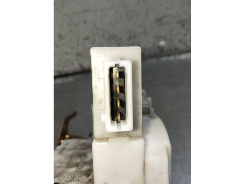 Recambio de motor cierre centralizado delantero derecho para seat ibiza ii (6k1) 1.4 i referencia OEM IAM 6k4837016B  5P