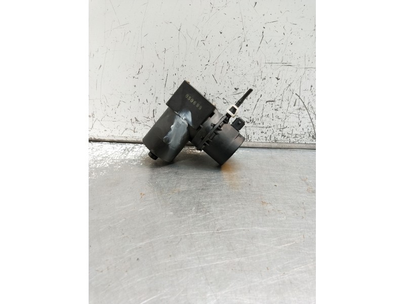 Recambio de compresor cierre centralizado para seat ibiza ii (6k1) 1.4 i referencia OEM IAM 1L0862257A  