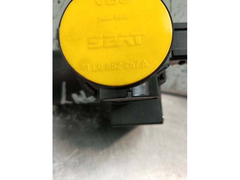 Recambio de compresor cierre centralizado para seat ibiza ii (6k1) 1.4 i referencia OEM IAM 1L0862257A  