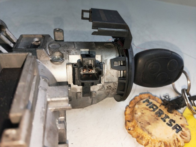 Recambio de conmutador de arranque para ford fiesta (cb1) ambiente referencia OEM IAM 8V513F880DA  