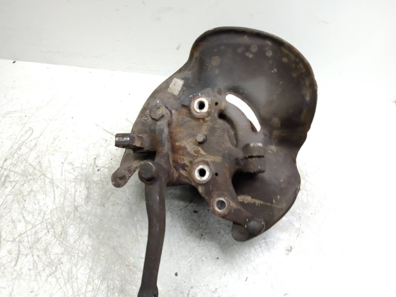 Recambio de mangueta delantera izquierda para mercedes clase c (w201) berlina 2.5 d turbo 190 (201.128) referencia OEM IAM   