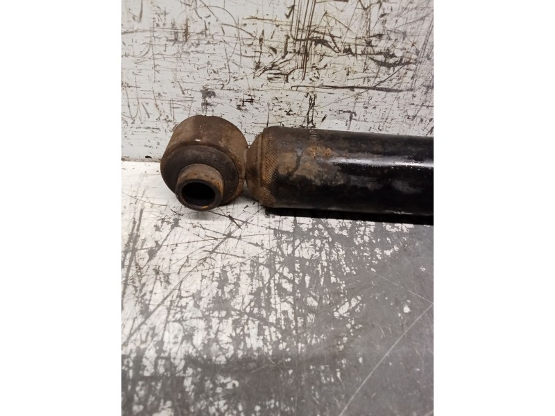 Recambio de amortiguador trasero derecho para opel omega a (v87) 2.0 (f19, m19, n19) referencia OEM IAM 22080190  