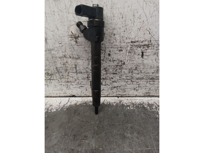 Recambio de inyector para mercedes-benz clase c (w203) berlina 220 cdi (203.006) referencia OEM IAM 0986435 A6110701787 