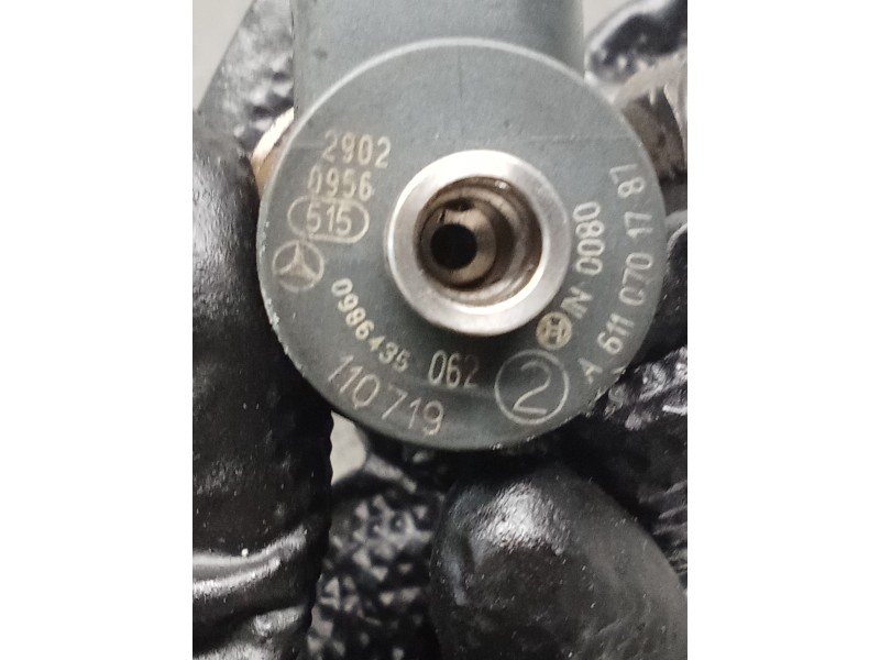 Recambio de inyector para mercedes-benz clase c (w203) berlina 220 cdi (203.006) referencia OEM IAM 0986435 A6110701787 