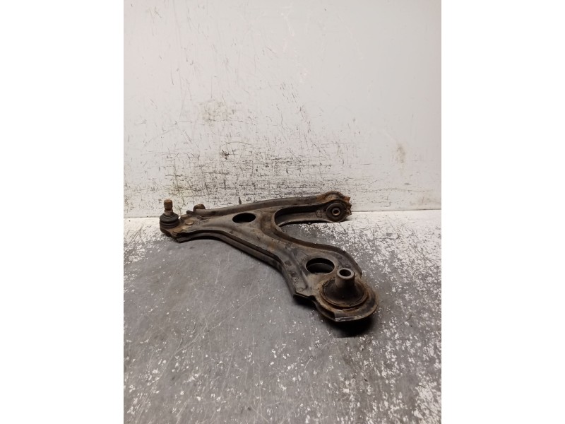 Recambio de brazo suspension inferior delantero derecho para opel omega a (v87) 2.0 (f19, m19, n19) referencia OEM IAM   