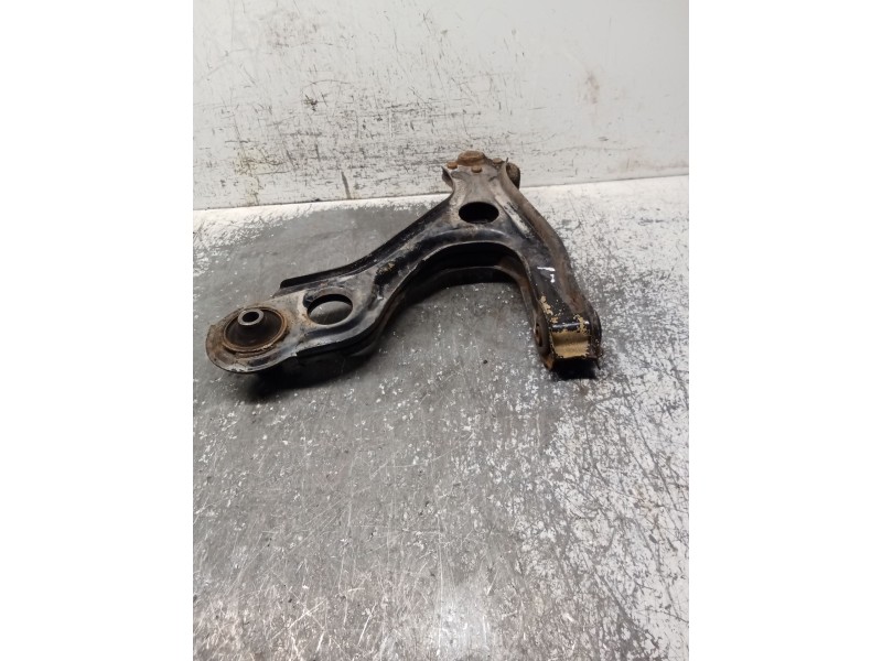 Recambio de brazo suspension inferior delantero izquierdo para opel omega a (v87) 2.0 (f19, m19, n19) referencia OEM IAM   