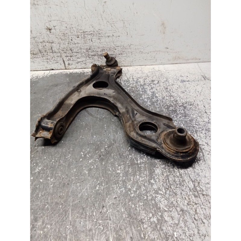 Recambio de brazo suspension inferior delantero izquierdo para opel omega a (v87) 2.0 (f19, m19, n19) referencia OEM IAM   