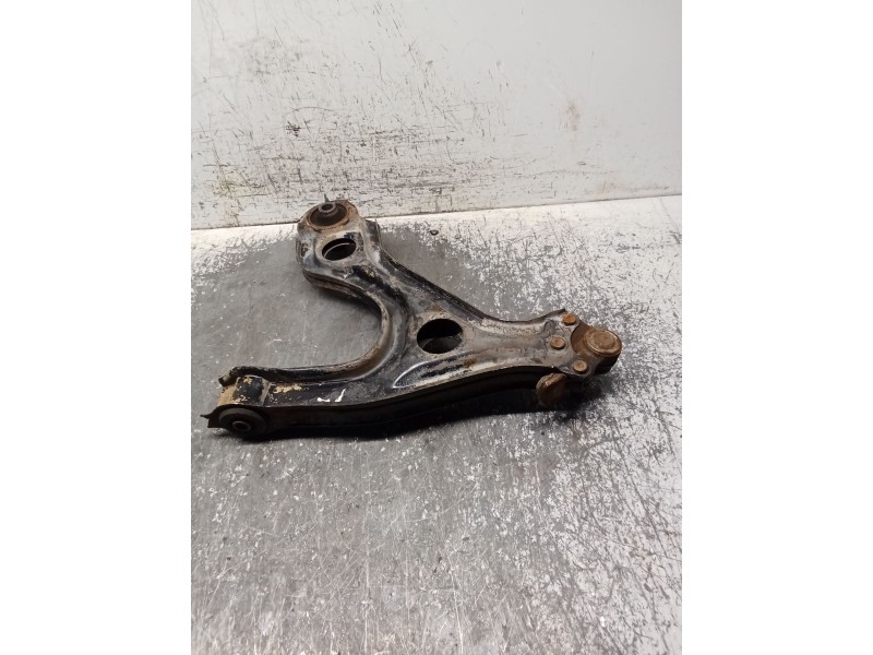 Recambio de brazo suspension inferior delantero izquierdo para opel omega a (v87) 2.0 (f19, m19, n19) referencia OEM IAM   