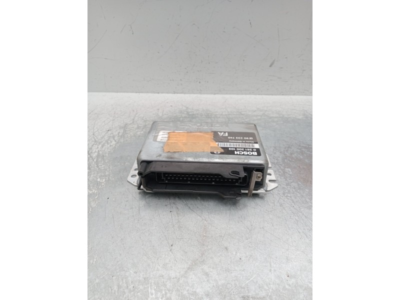 Recambio de centralita motor uce para opel omega a (v87) 2.0 (f19, m19, n19) referencia OEM IAM 90233740 0261200102 