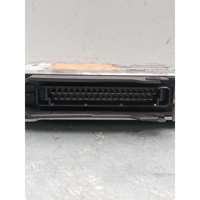 Recambio de centralita motor uce para opel omega a (v87) 2.0 (f19, m19, n19) referencia OEM IAM 90233740 0261200102 