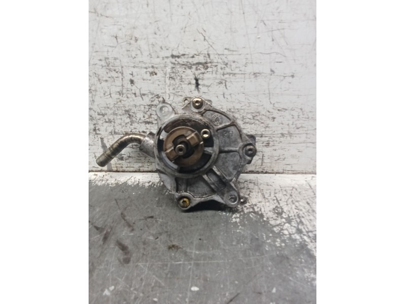 Recambio de depresor freno / bomba vacio para mercedes-benz clase c (w203) berlina 220 cdi (203.006) referencia OEM IAM A6112300