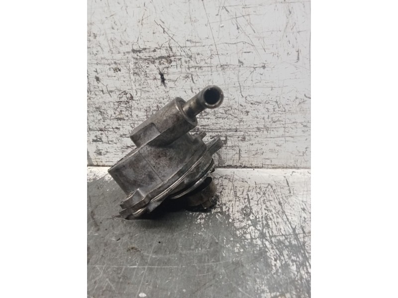 Recambio de depresor freno / bomba vacio para mercedes-benz clase c (w203) berlina 220 cdi (203.006) referencia OEM IAM A6112300