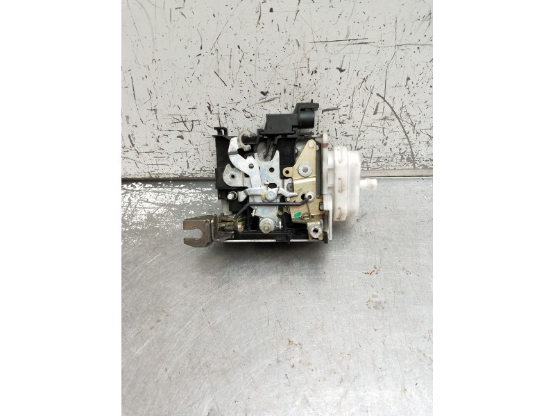 Recambio de motor cierre centralizado delantero derecho para audi a3 (8l1) s3 quattro referencia OEM IAM 8L1837016C 3P 