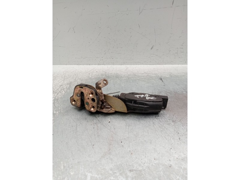 Recambio de motor cierre centralizado trasero derecho para opel omega a (v87) 2.0 (f19, m19, n19) referencia OEM IAM 90229916 90