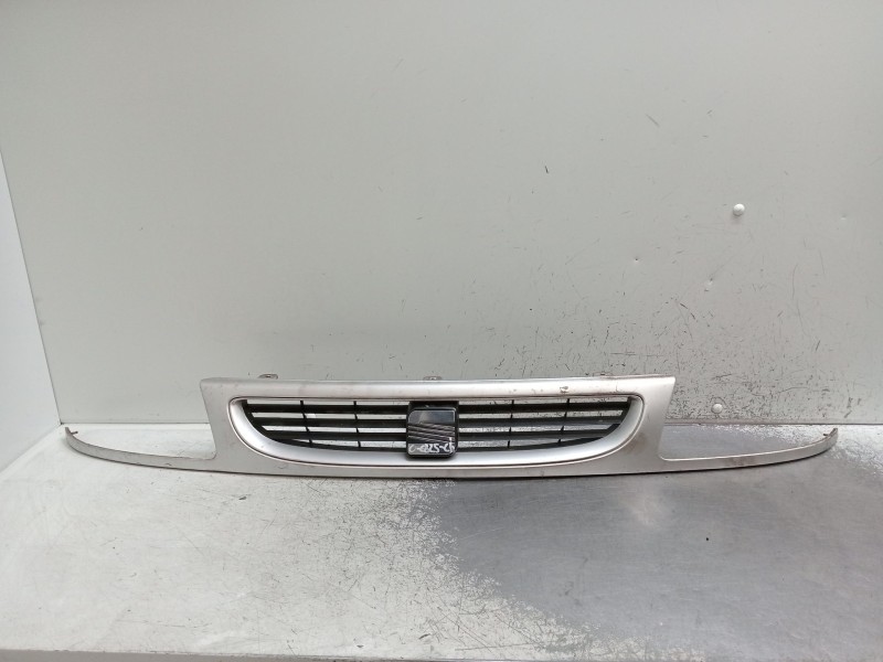Recambio de rejilla delantera para seat ibiza ii (6k1) 1.9 d referencia OEM IAM   