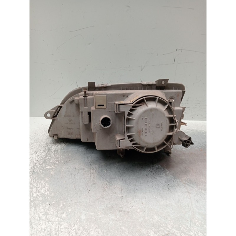 Recambio de faro derecho para opel omega a (v87) 2.0 (f19, m19, n19) referencia OEM IAM 90213584 05766381 