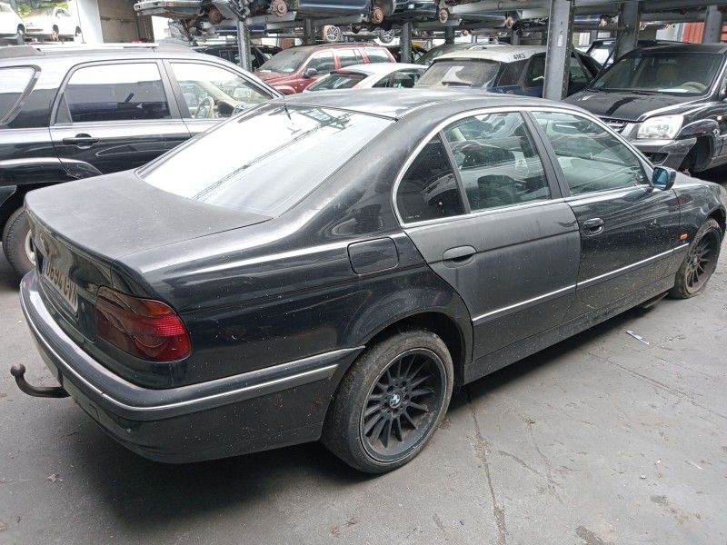 bmw 5 (e39) del año 2000