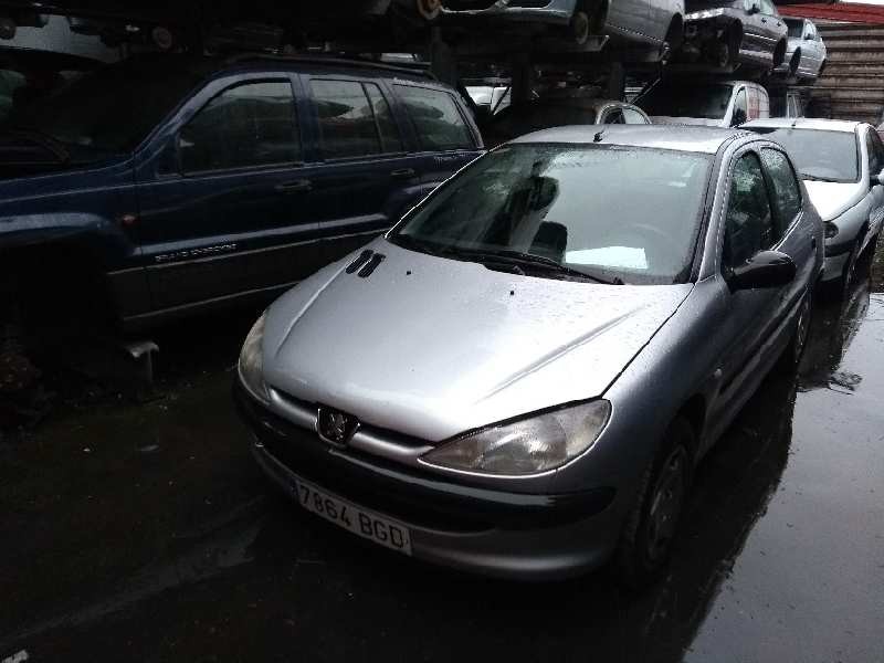 peugeot 206 berlina del año 2001