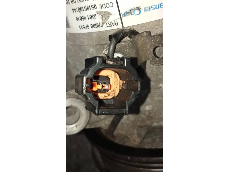 Recambio de compresor aire acondicionado para nissan almera tino (v10m) ambience referencia OEM IAM 926009F511 ED50145010 