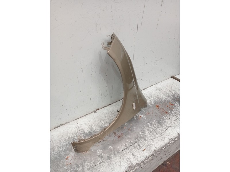 Recambio de aleta delantera izquierda para nissan micra iii (k12) 1.2 16v referencia OEM IAM   