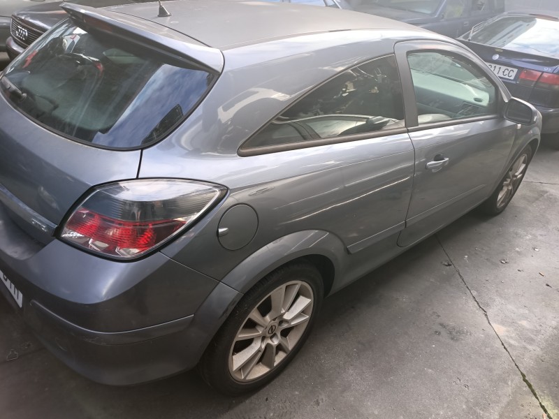 opel astra gtc del año 2005