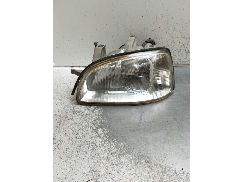 Recambio de faro izquierdo para renault clio i (b/c57_, 5/357_) 1.2 (5/357y, 5/357k) referencia OEM IAM 67724279  