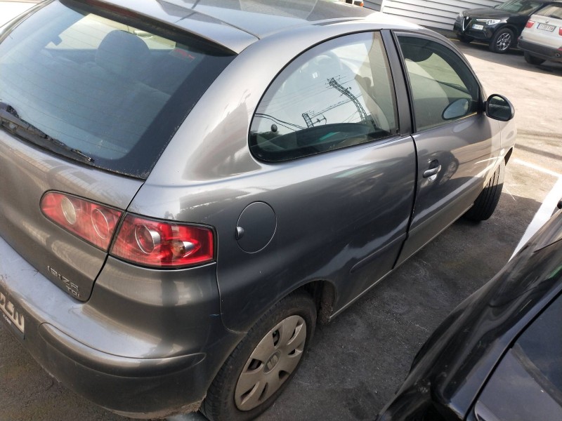 seat ibiza (6l1) del año 2003