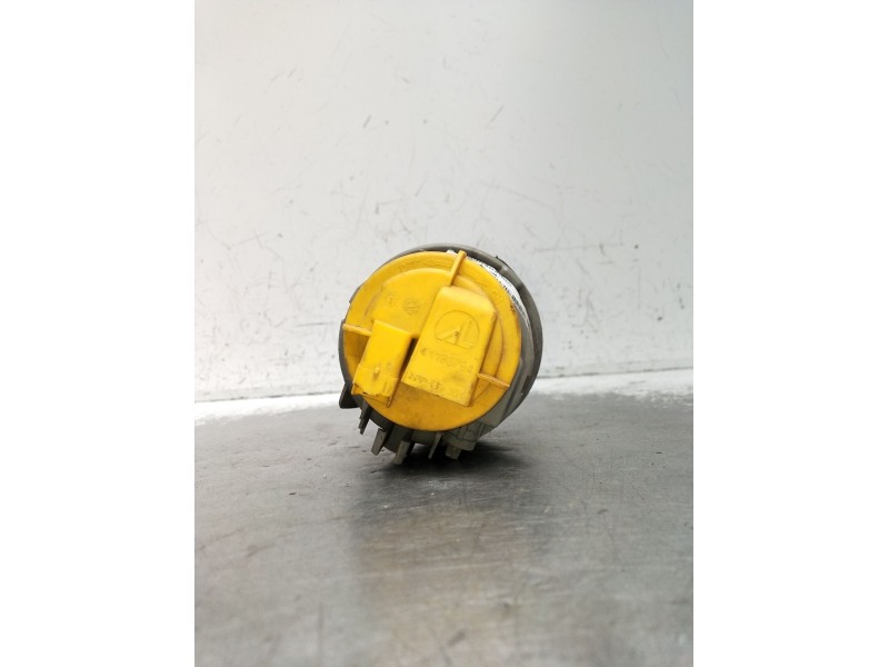 Recambio de faro antiniebla izquierdo para citroën c3 i (fc_, fn_) 1.6 16v referencia OEM IAM 9638497980  