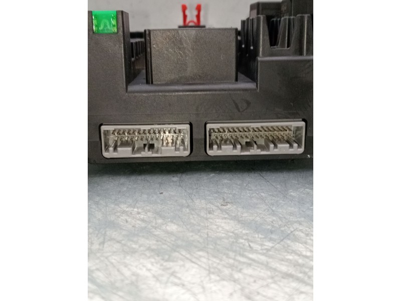 Recambio de caja reles / fusibles para land rover range rover evoque (l538) 2.0 d 4x4 referencia OEM IAM gj3214f041ab  