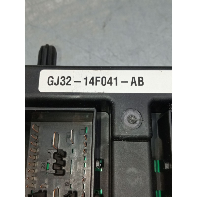 Recambio de caja reles / fusibles para land rover range rover evoque (l538) 2.0 d 4x4 referencia OEM IAM gj3214f041ab  